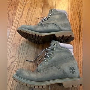 Timberland women’s olive green pink waterproof 7.5 boot